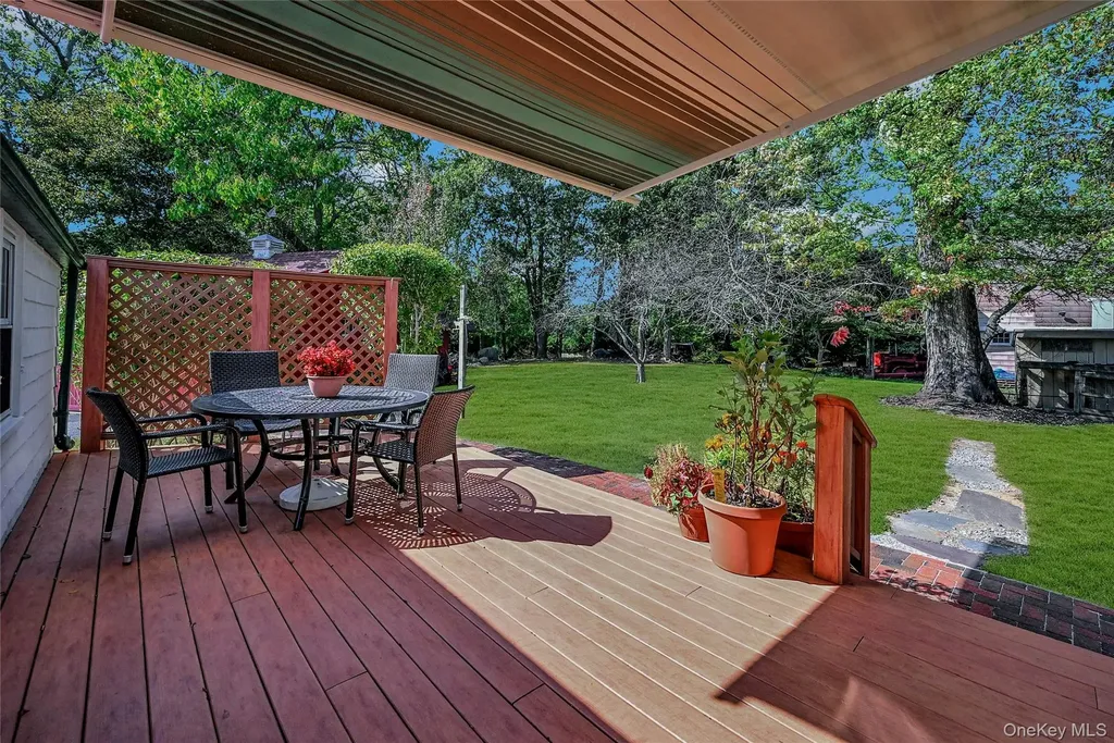 147 N Country Road Mount Sinai NY 11766