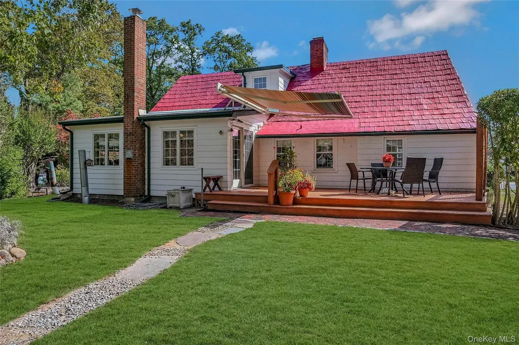 147 N Country Road Mount Sinai NY 11766
