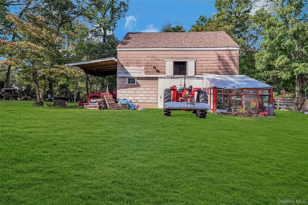 147 N Country Road Mount Sinai NY 11766