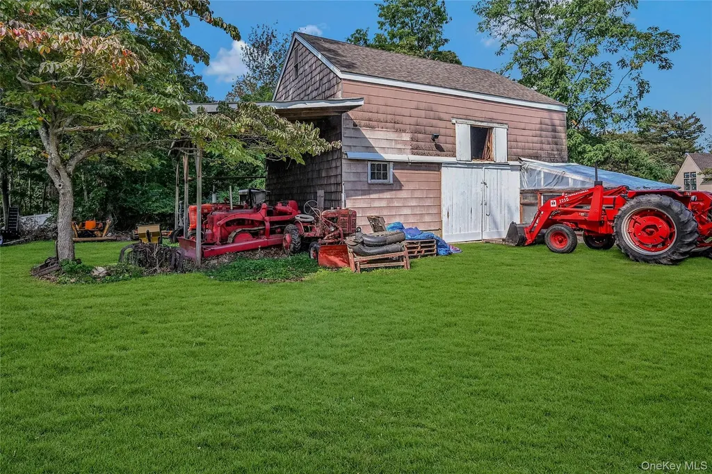 147 N Country Road Mount Sinai NY 11766