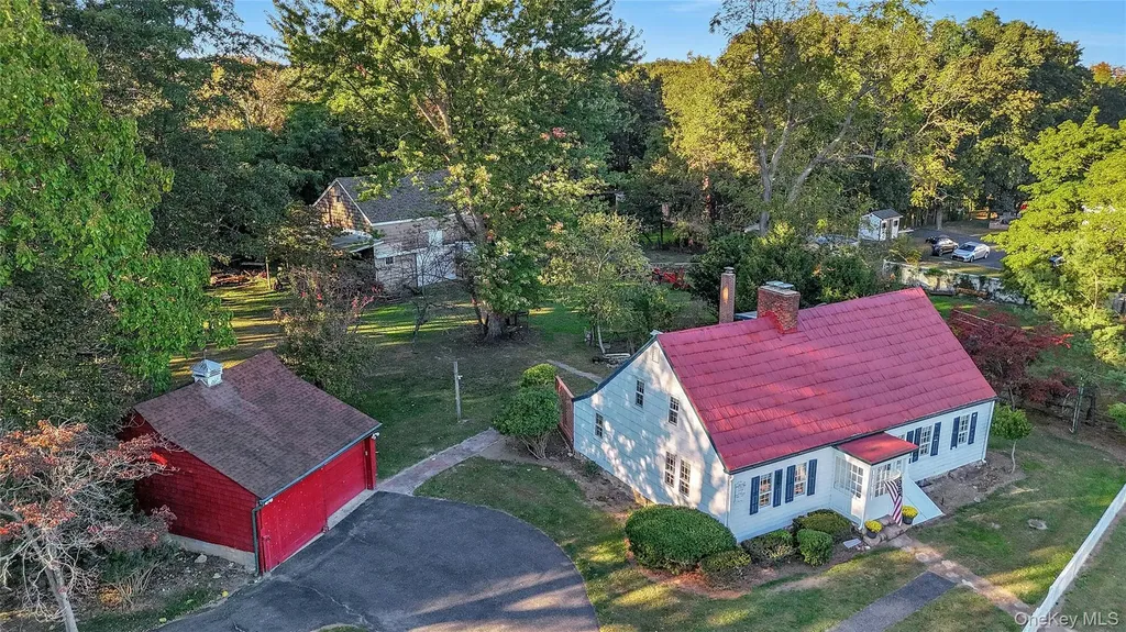 147 N Country Road Mount Sinai NY 11766