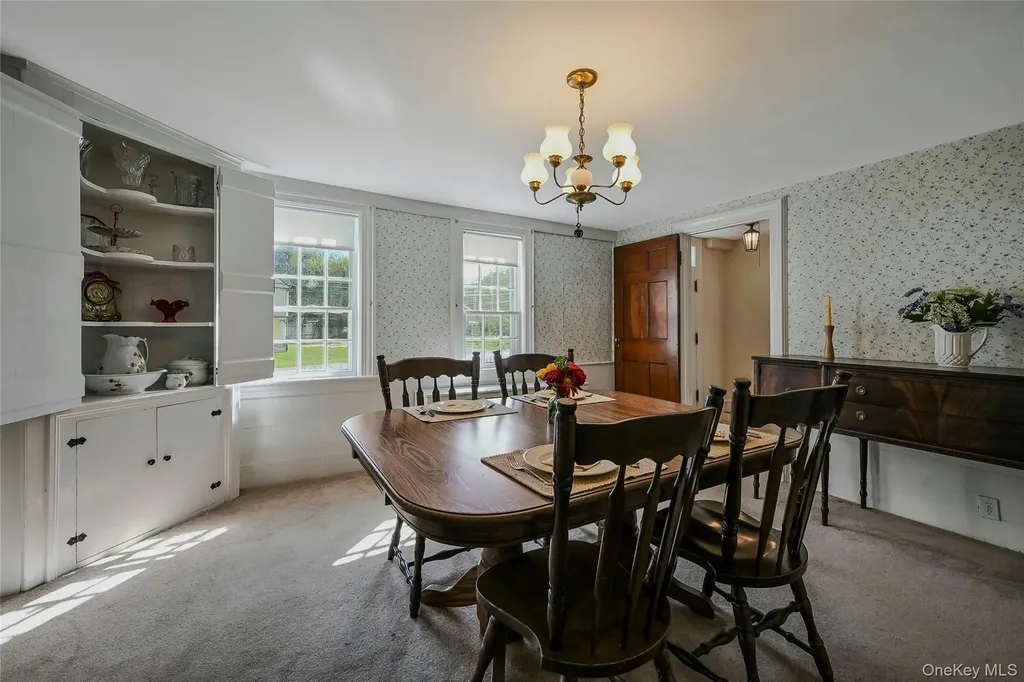 147 N Country Road Mount Sinai NY 11766