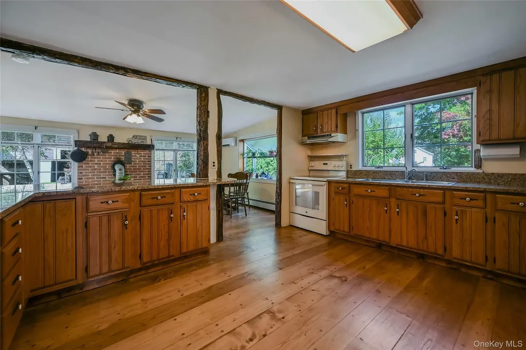 147 N Country Road Mount Sinai NY 11766