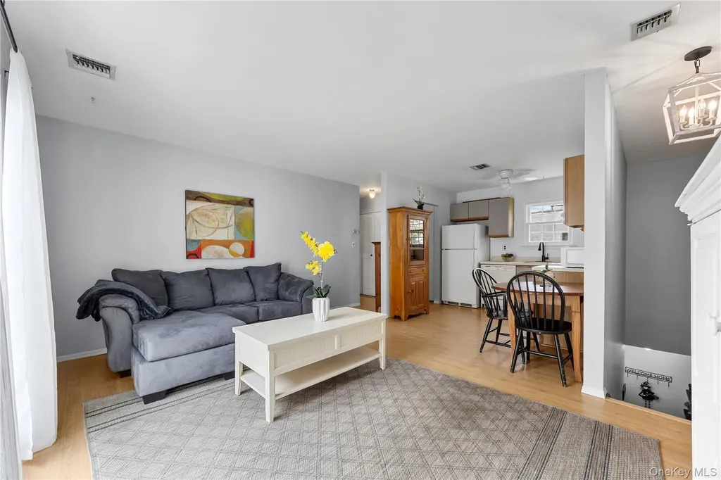 116 Westend Avenue Freeport NY 11520