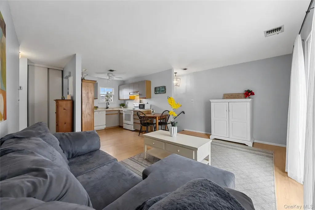 116 Westend Avenue Freeport NY 11520