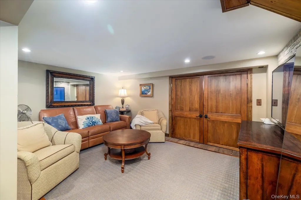 2863 Harbor Road Merrick NY 11566