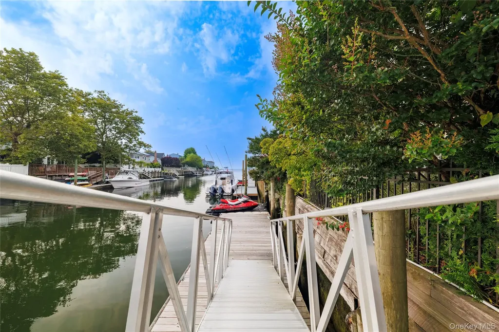 2863 Harbor Road Merrick NY 11566