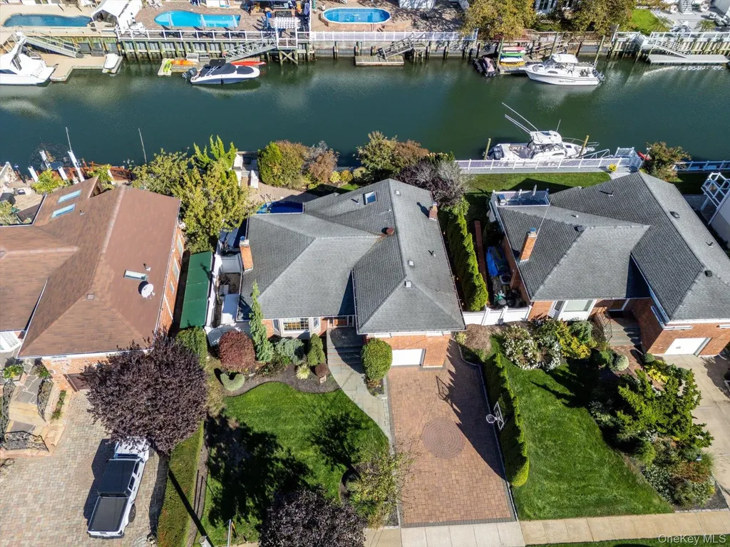 2863 Harbor Road Merrick NY 11566