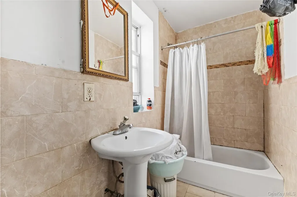 603 E 236th Street Bronx NY 10466