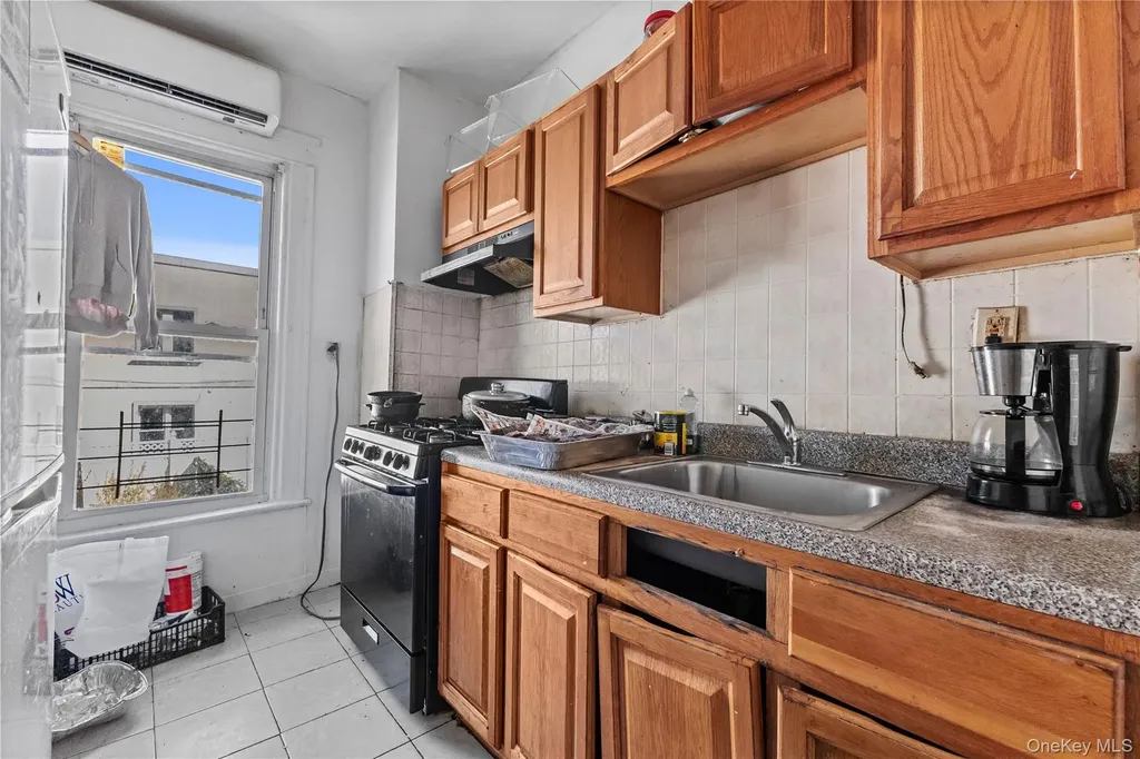 603 E 236th Street Bronx NY 10466
