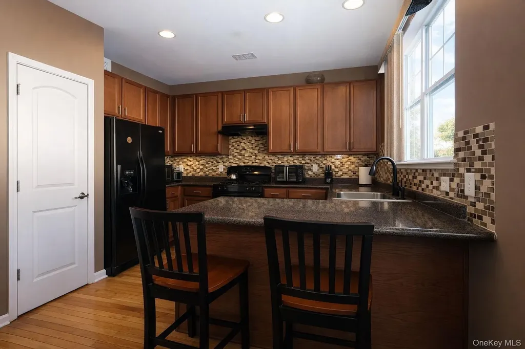 1404 Hawthorn Way New Windsor NY 12553