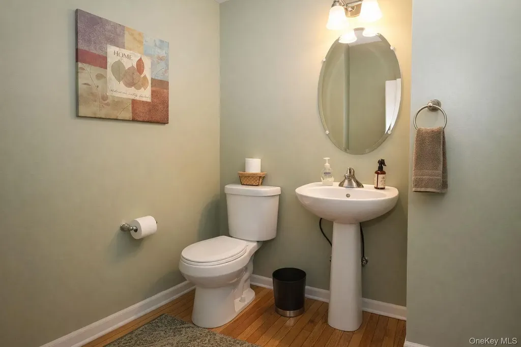 1404 Hawthorn Way New Windsor NY 12553