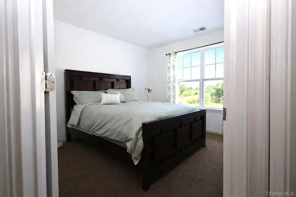 1404 Hawthorn Way New Windsor NY 12553