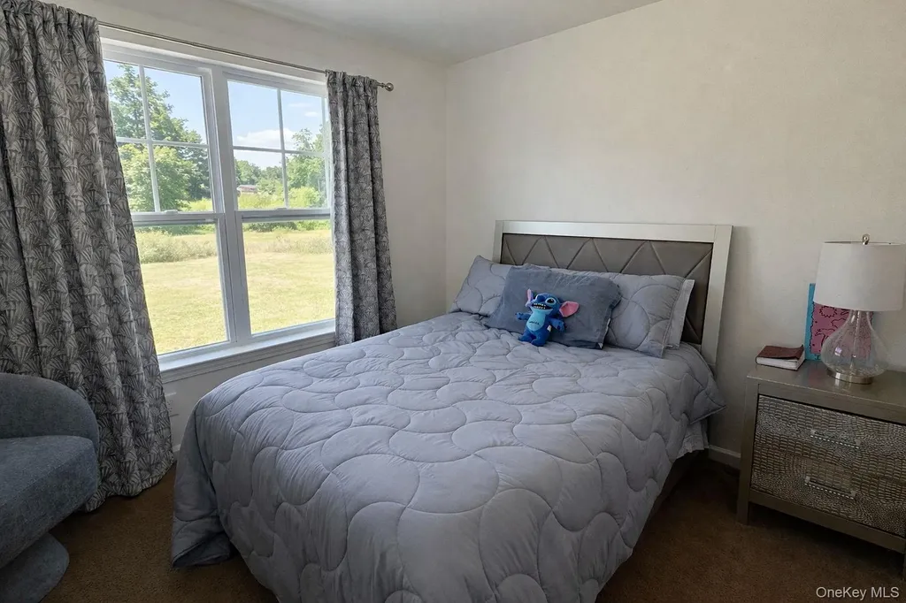 1404 Hawthorn Way New Windsor NY 12553