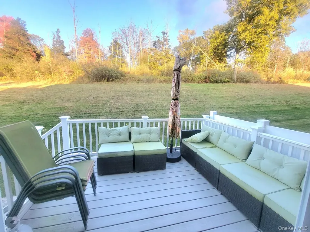 1404 Hawthorn Way New Windsor NY 12553
