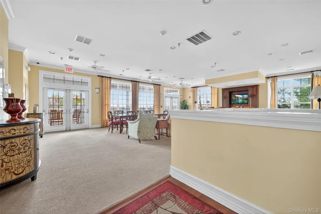 1404 Hawthorn Way New Windsor NY 12553