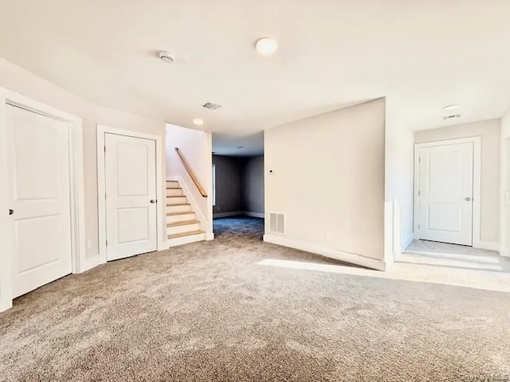 40 St George Drive Shirley NY 11967