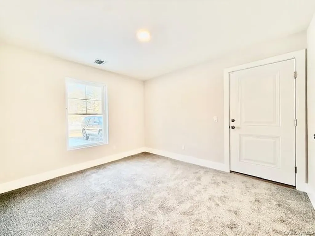 40 St George Drive Shirley NY 11967