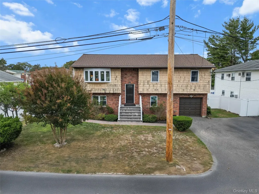 1259 America Avenue West Babylon NY 11704