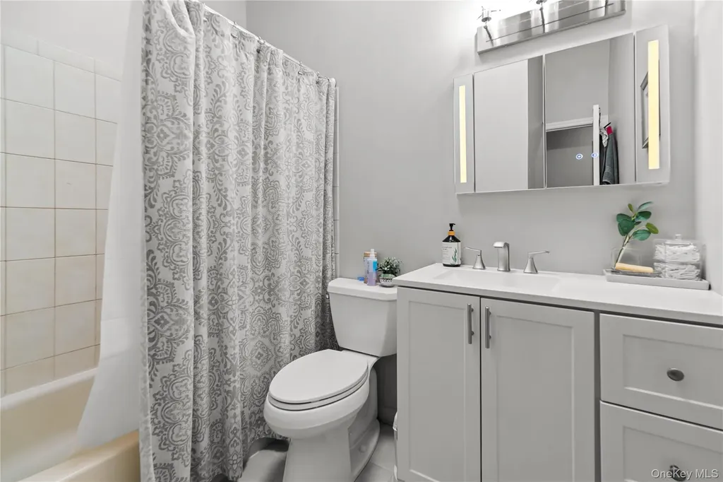 1259 America Avenue West Babylon NY 11704