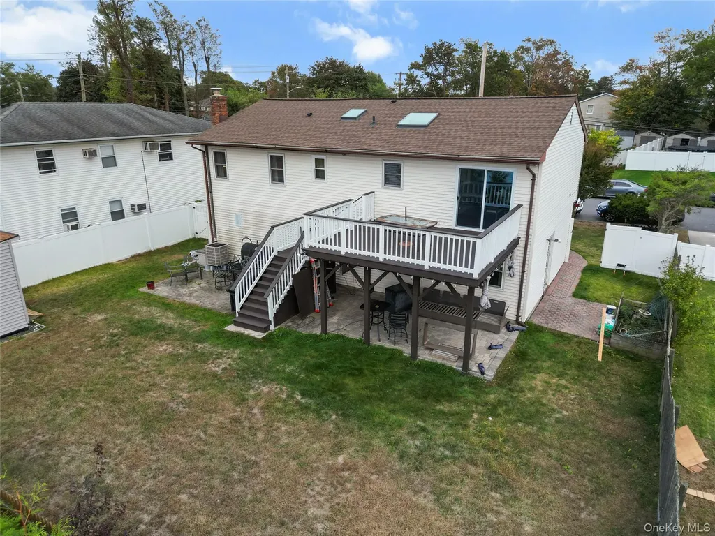 1259 America Avenue West Babylon NY 11704