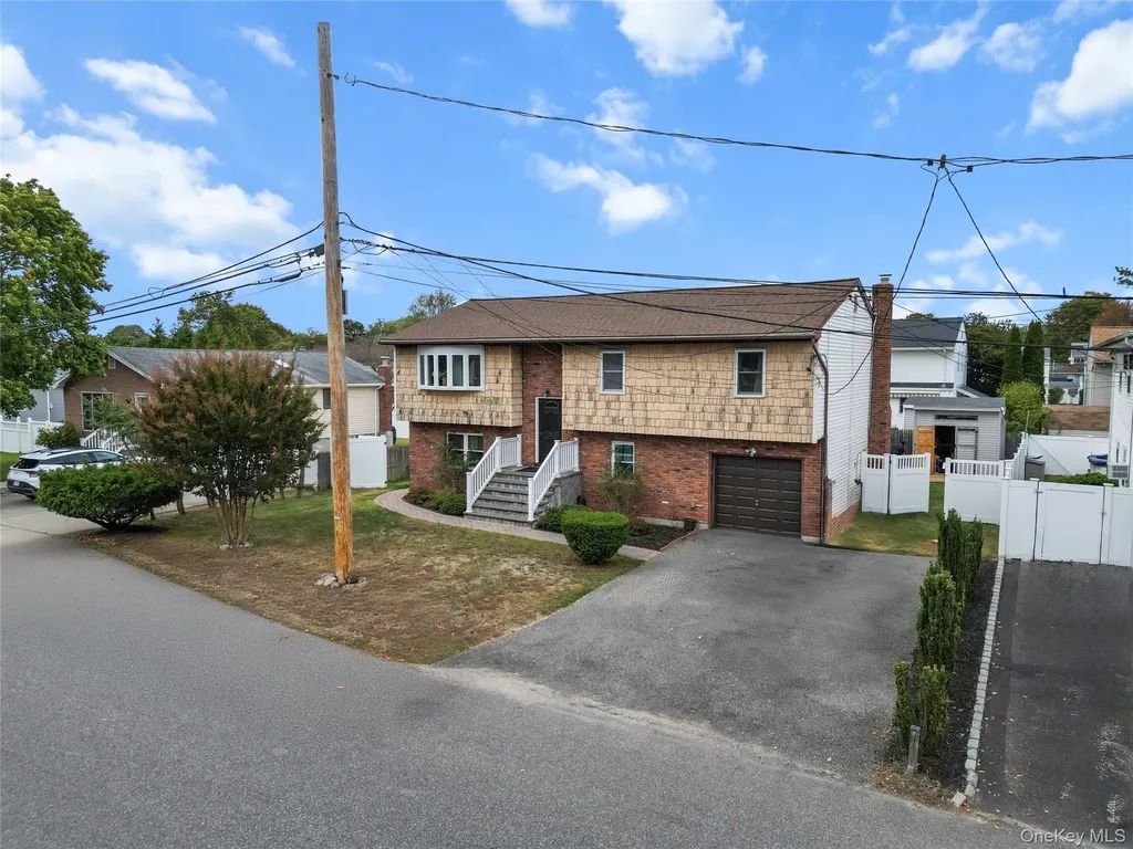 1259 America Avenue West Babylon NY 11704