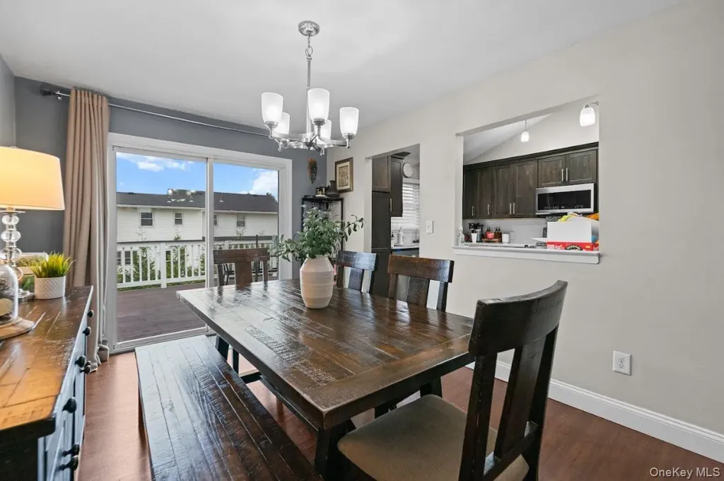 1259 America Avenue West Babylon NY 11704