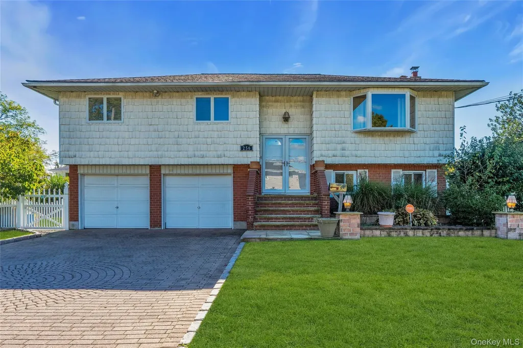 256 Justice Street West Babylon NY 11704