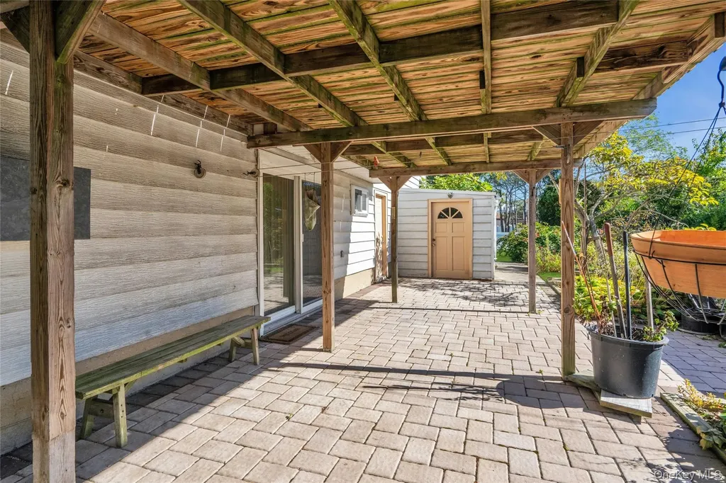 256 Justice Street West Babylon NY 11704