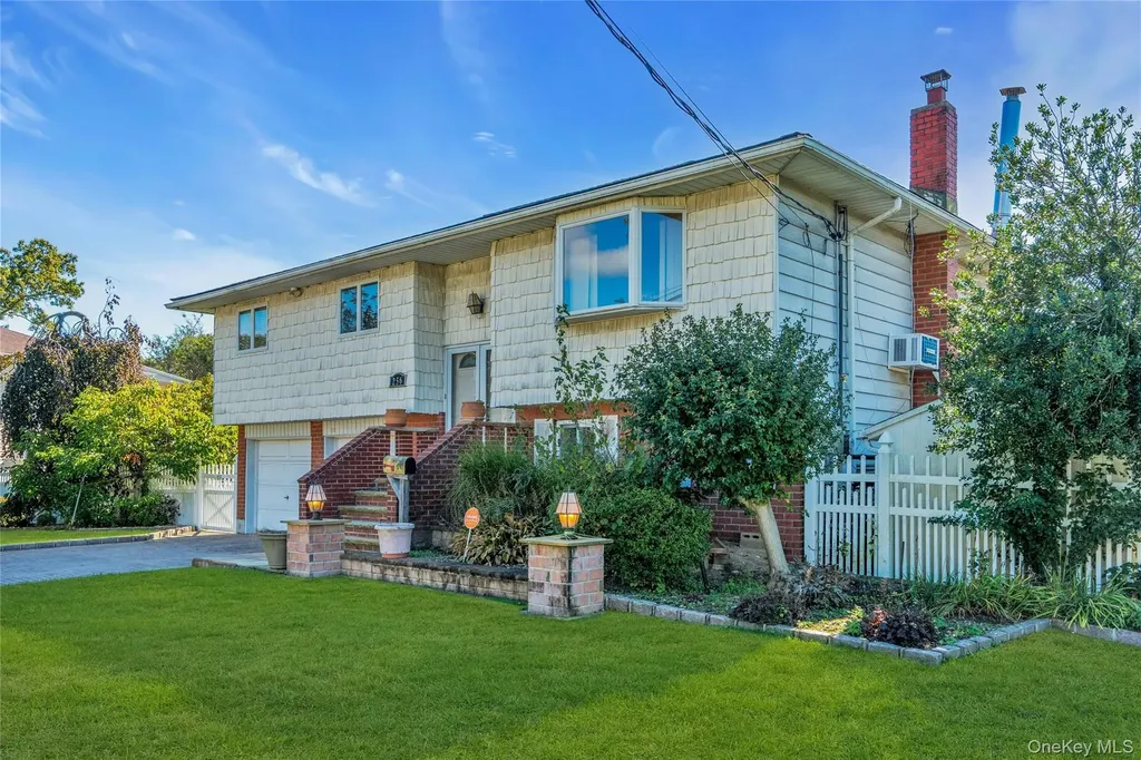 256 Justice Street West Babylon NY 11704