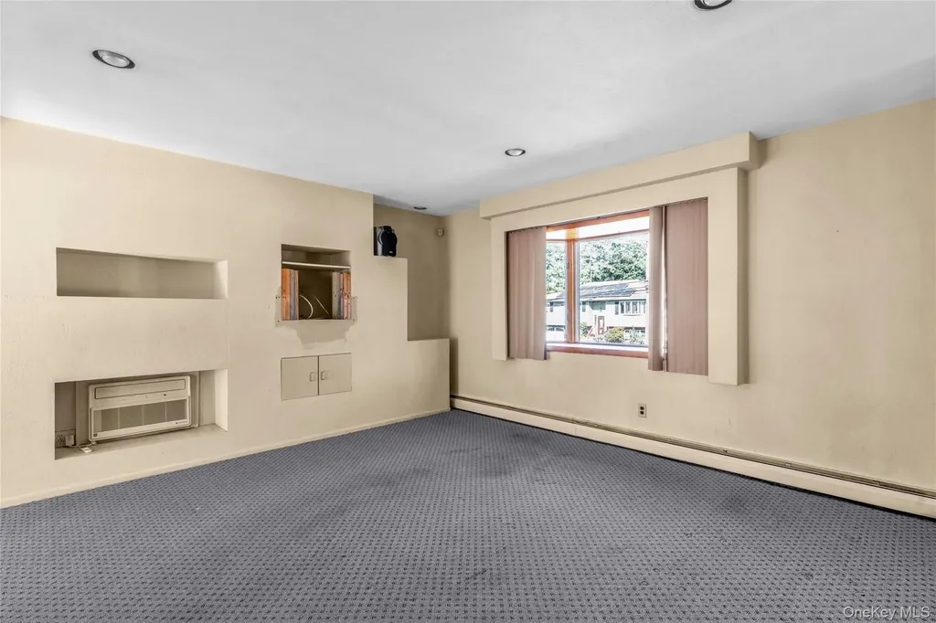 256 Justice Street West Babylon NY 11704