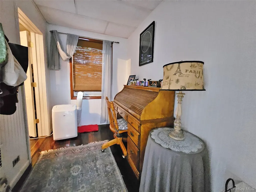 7852 79th Lane Glendale NY 11385