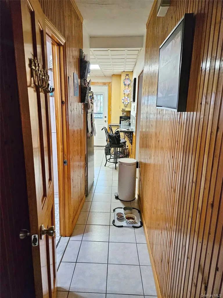 7852 79th Lane Glendale NY 11385