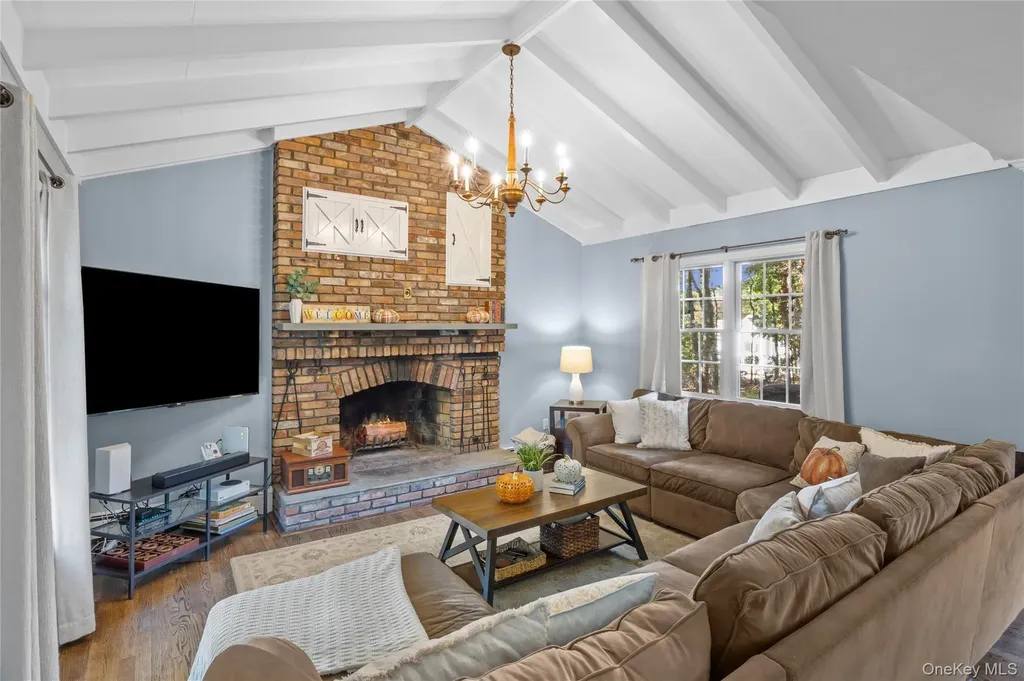 7 Shaker Hollow Road Setauket NY 11733