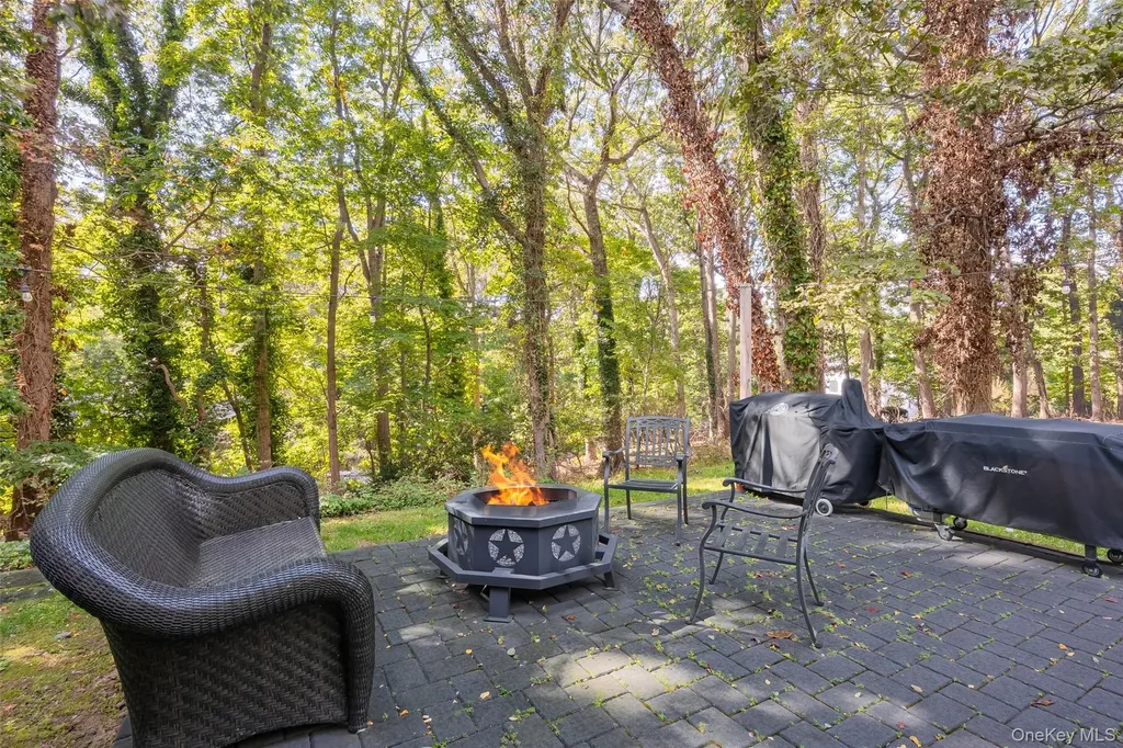 7 Shaker Hollow Road Setauket NY 11733