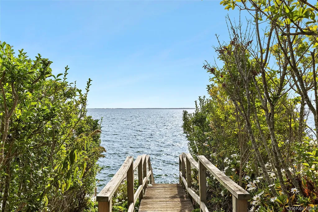 5875 Peconic Bay Boulevard Laurel NY 11948