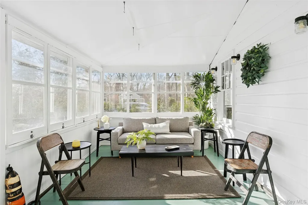 5875 Peconic Bay Boulevard Laurel NY 11948