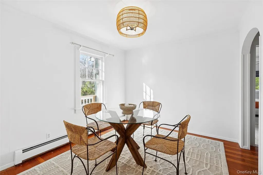 5875 Peconic Bay Boulevard Laurel NY 11948
