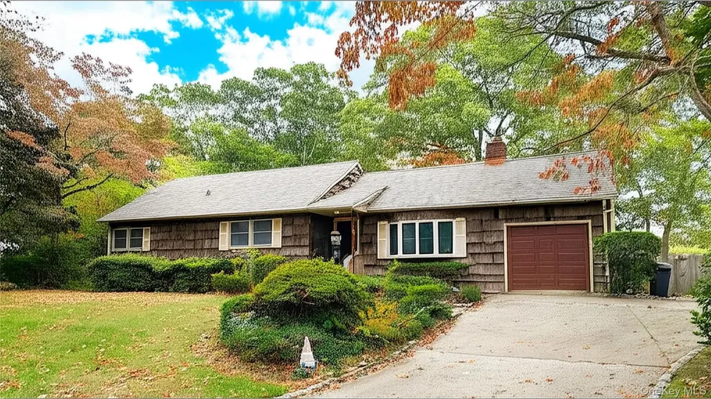 57 Hiawatha Drive Brightwaters NY 11718