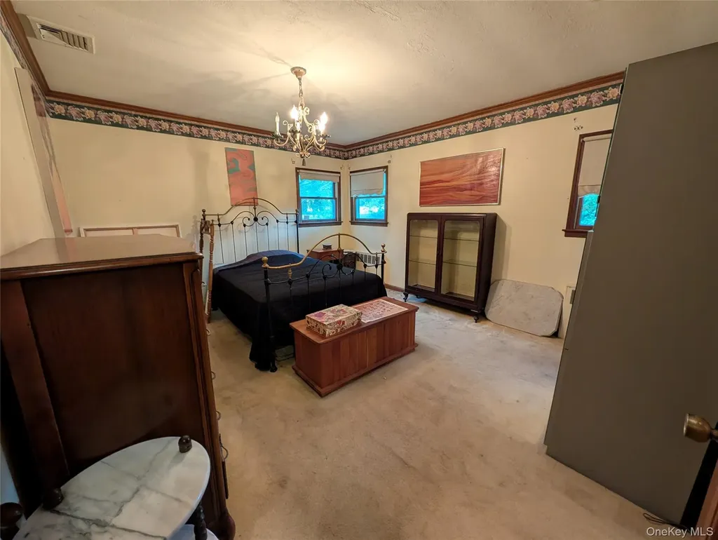 57 Hiawatha Drive Brightwaters NY 11718