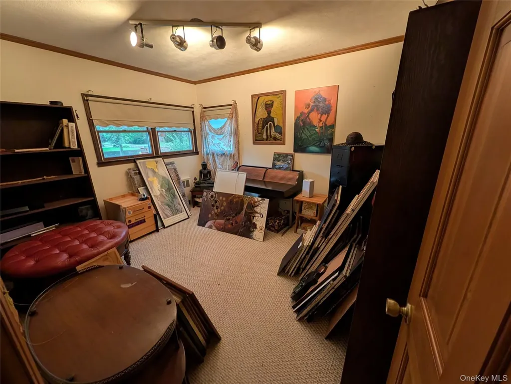 57 Hiawatha Drive Brightwaters NY 11718