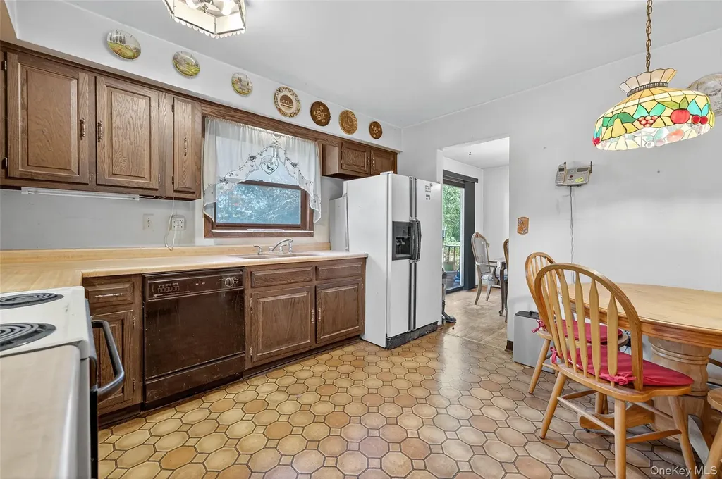 20 County Route 48 Thompson Ridge NY 10985