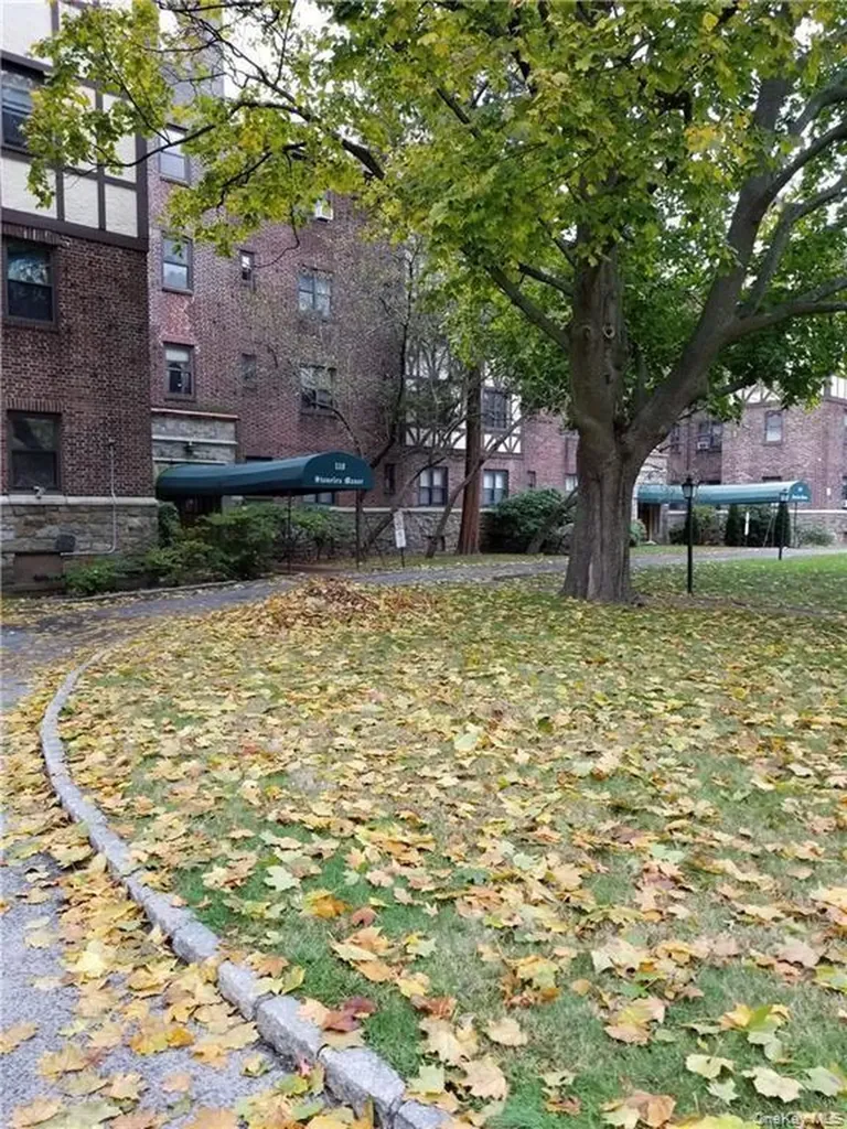 110 Stonelea New Rochelle NY 10801