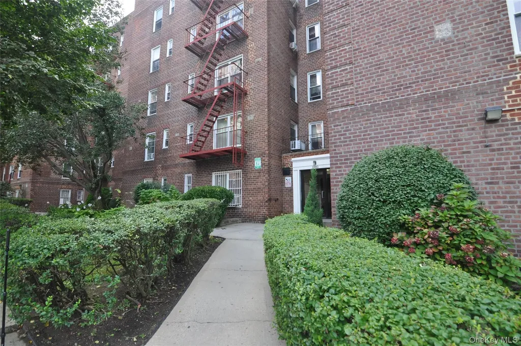 39-50 52nd Streets Woodside NY 11377