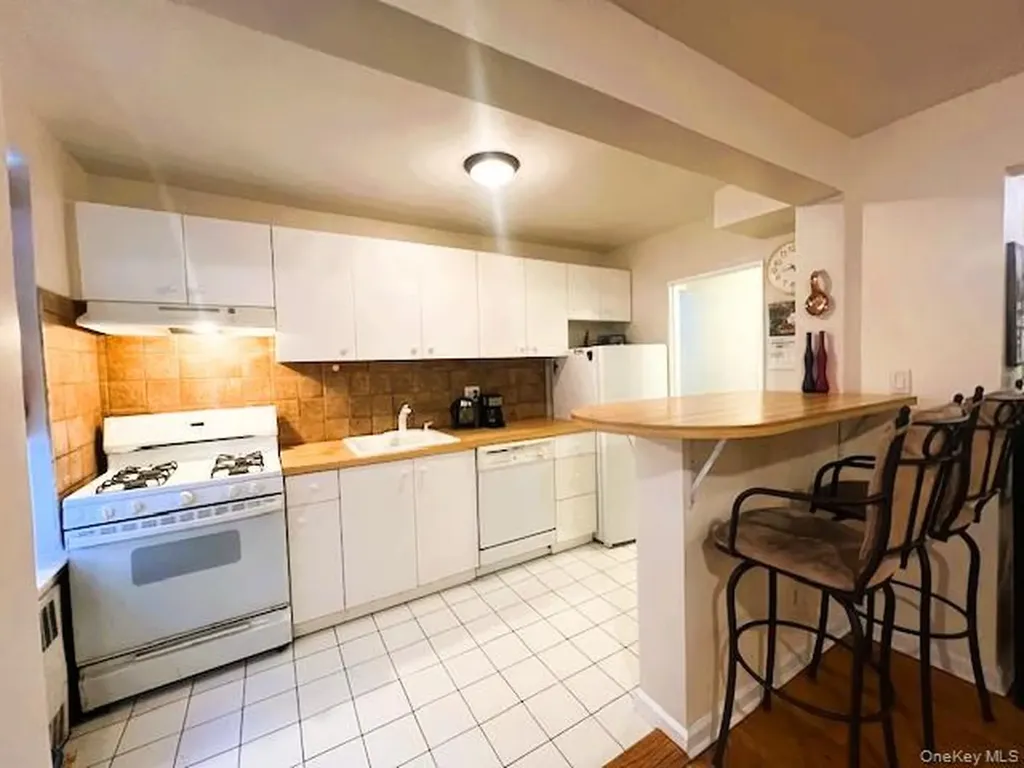 39-50 52nd Streets Woodside NY 11377