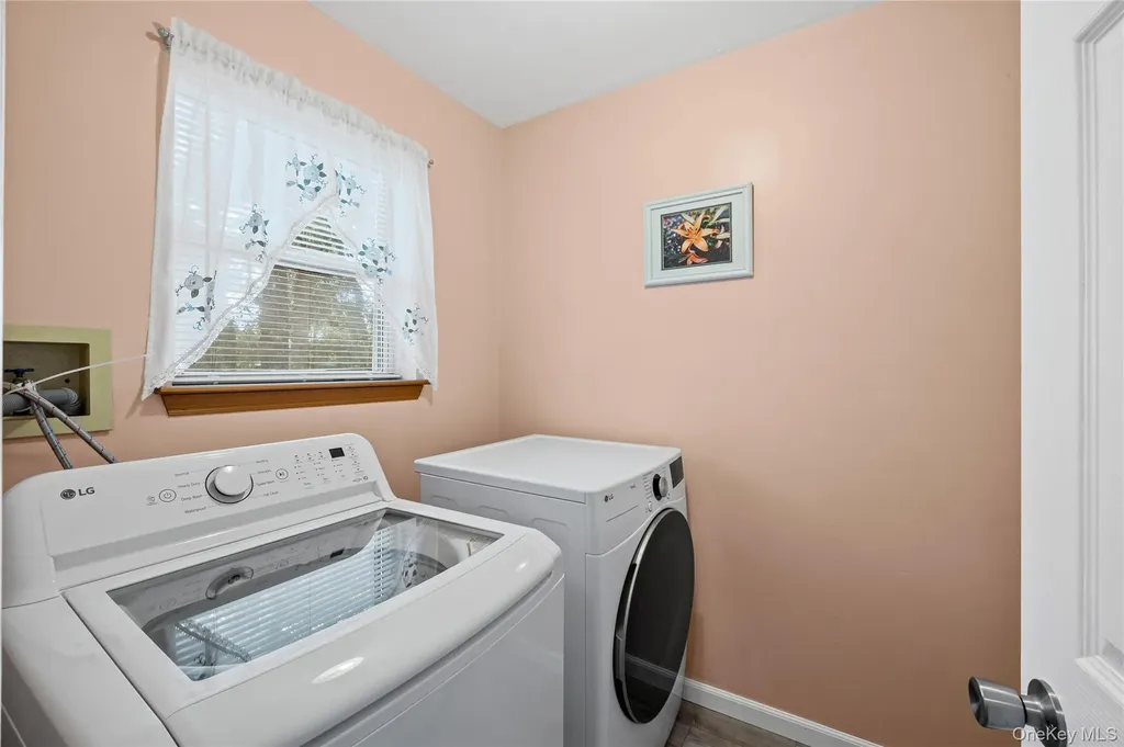 29 Bedford Avenue Mastic NY 11950