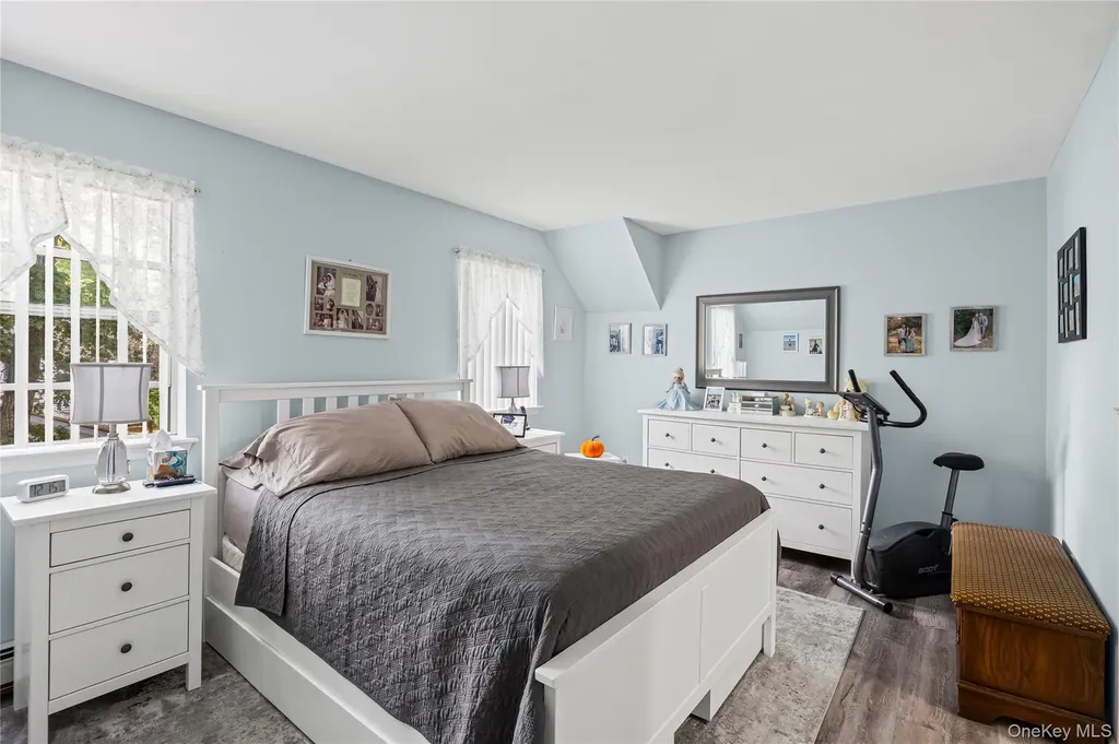 29 Bedford Avenue Mastic NY 11950