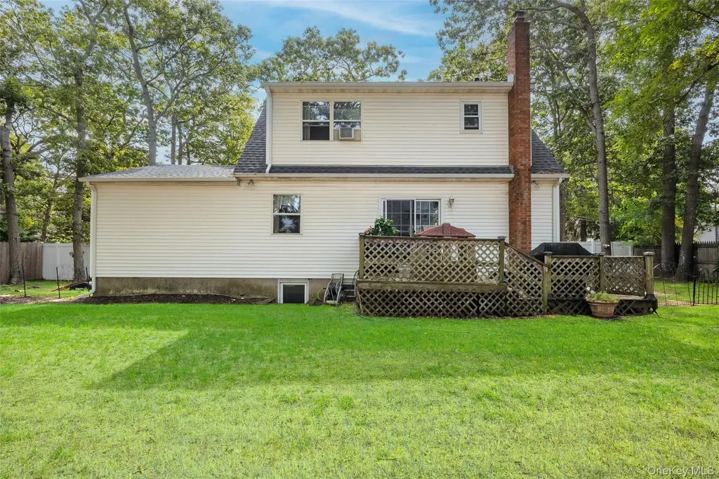 29 Bedford Avenue Mastic NY 11950