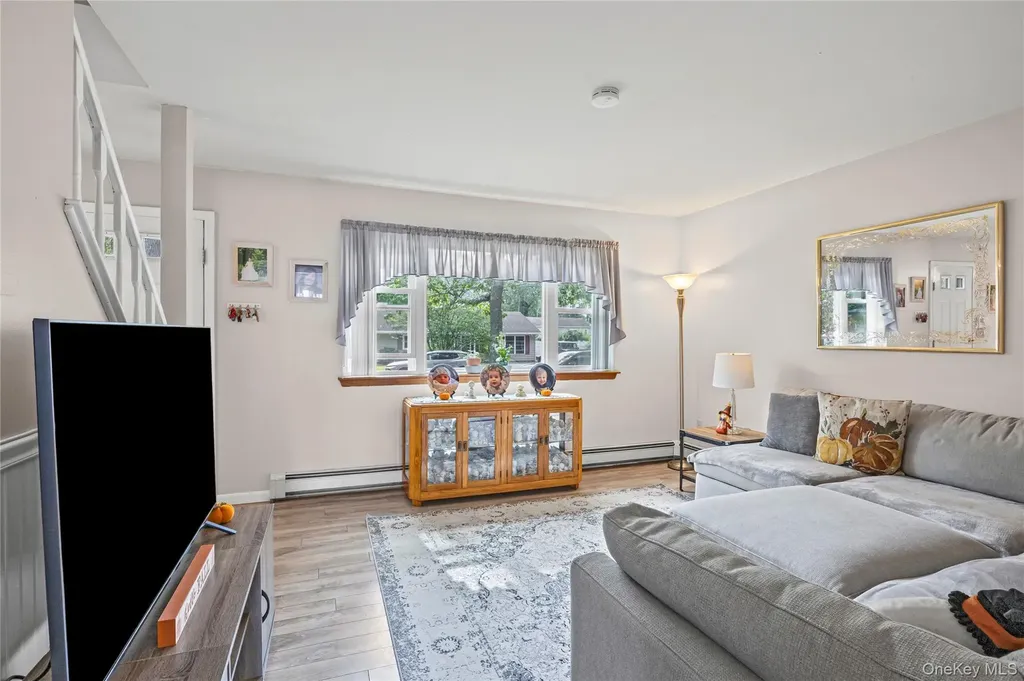 29 Bedford Avenue Mastic NY 11950
