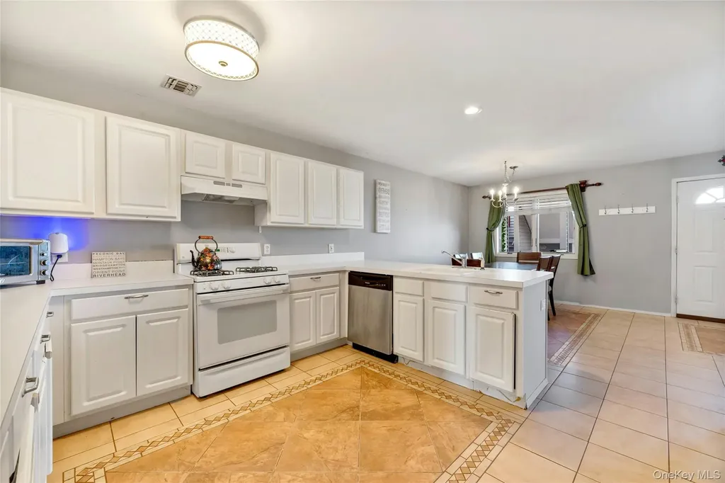 3105 Bluffs Drive S Baiting Hollow NY 11933